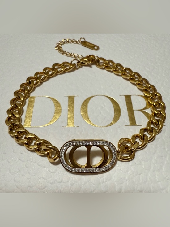 Luxury Fashion Jewelry Jewelry - Luxury Style Goldtone Fashion Bracelet